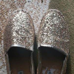 Steve Madden Gold sparkle slip on (4 for 10)